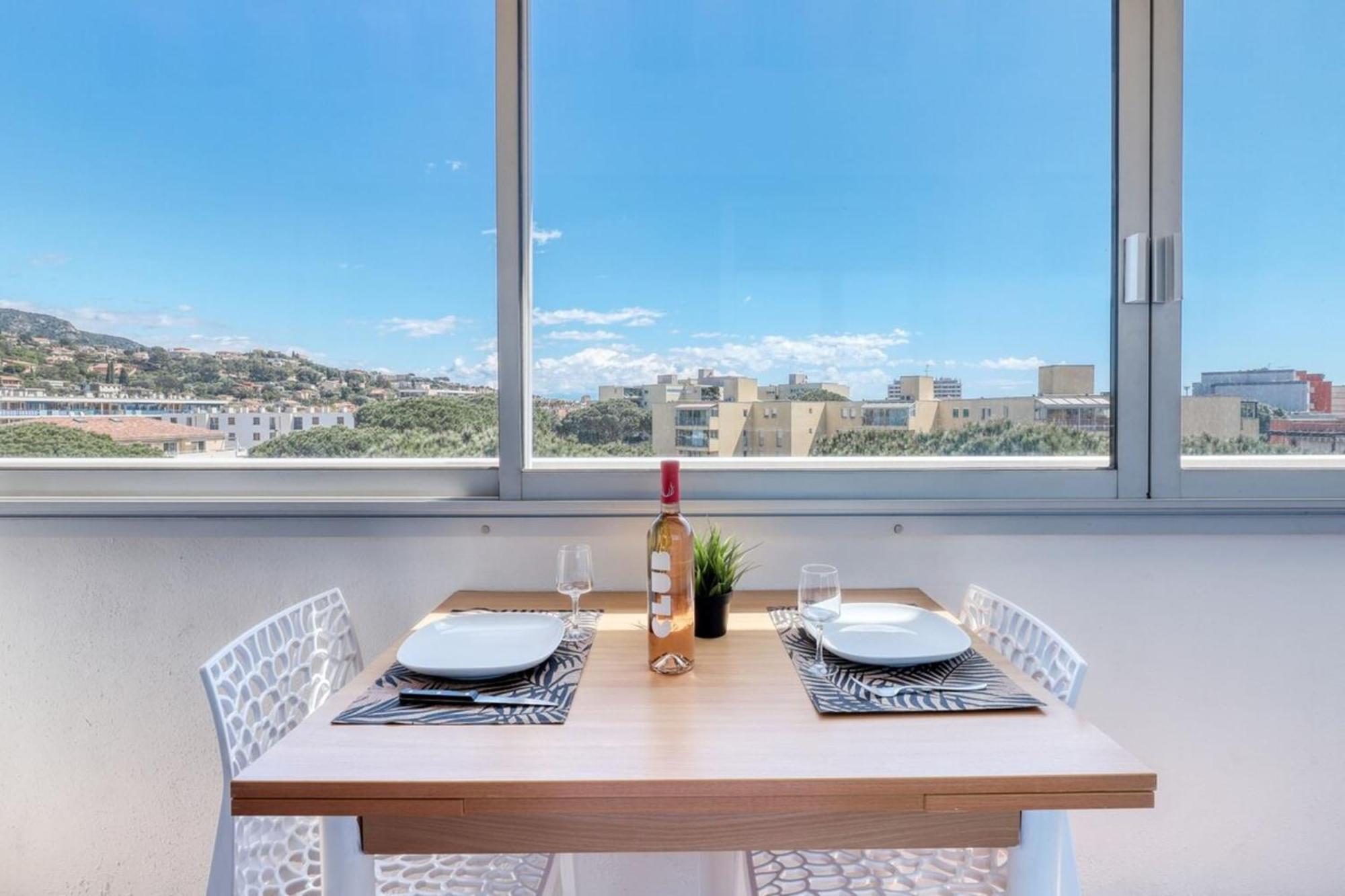 T2 600 M From The Beach! Air-Conditioned Le Lavandou Bagian luar foto